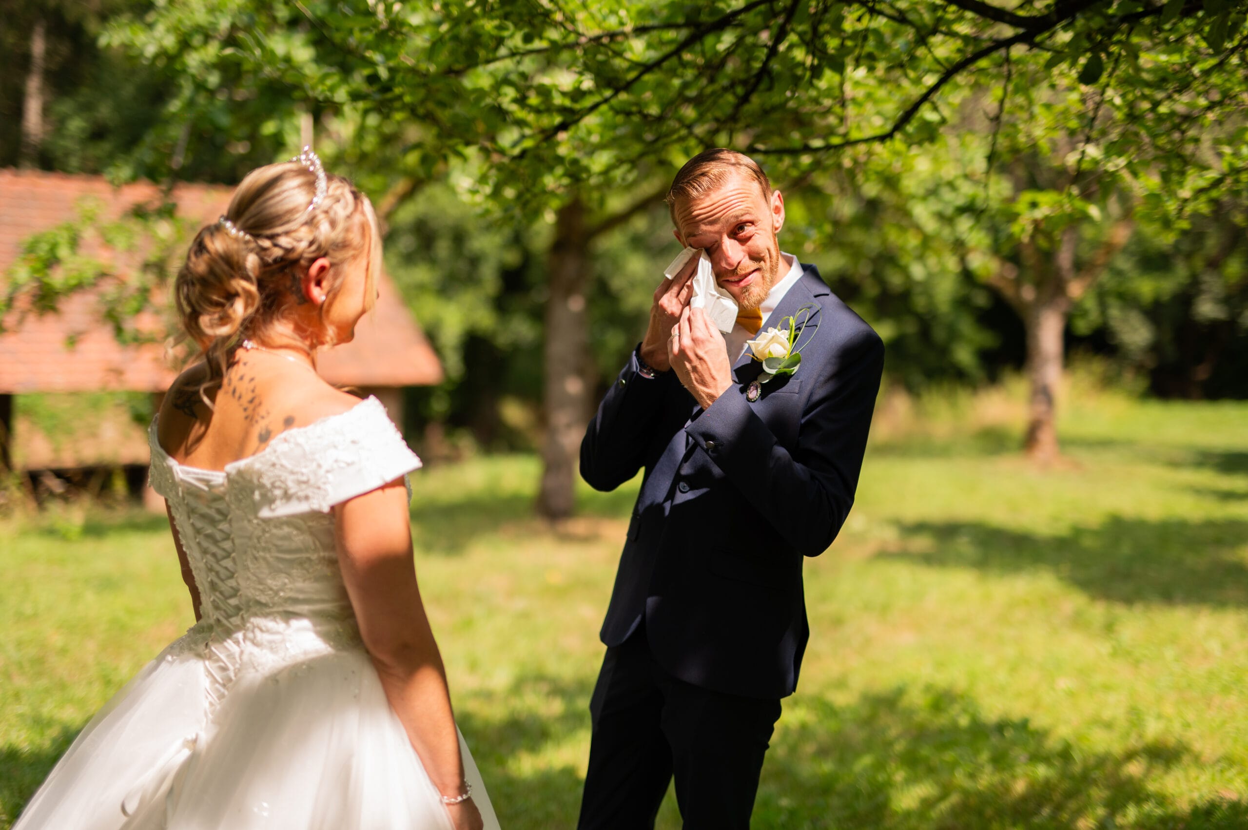 photographe professionnelle couple amour complicité tendresse after Day mariage couleur naturelle regard amoureux séance photo alsace lorraine strasbourg saverne nancy selestat colmar mulhouse fun original préparatifs cérémonie laïque extérieur portrait haut Rhin bas rhin rire sourire emotions decouverte