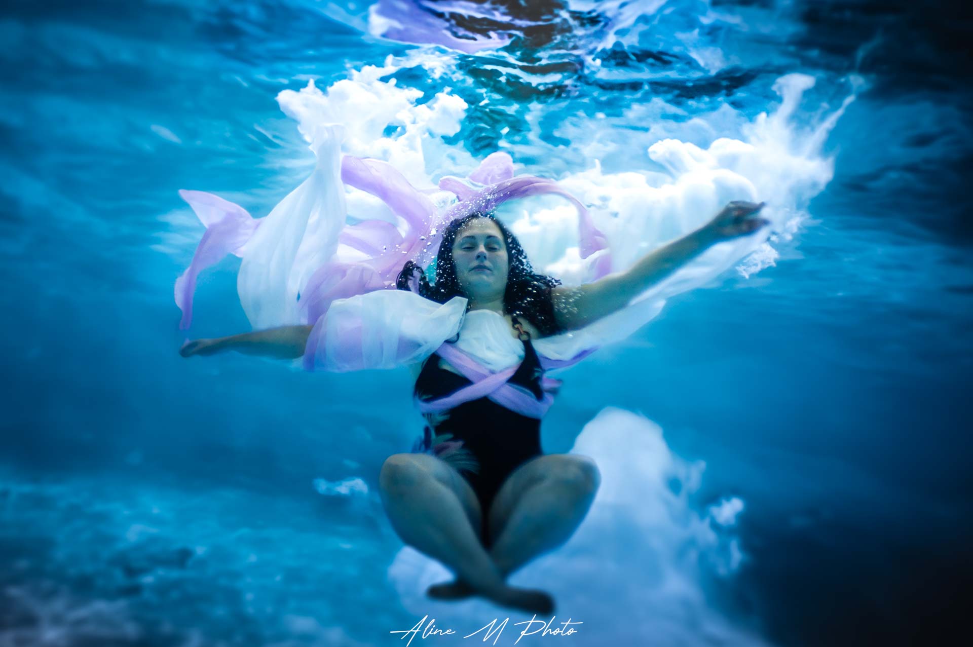 photo aquatique sous l'eau grossesse enfant couple piscine lac nature